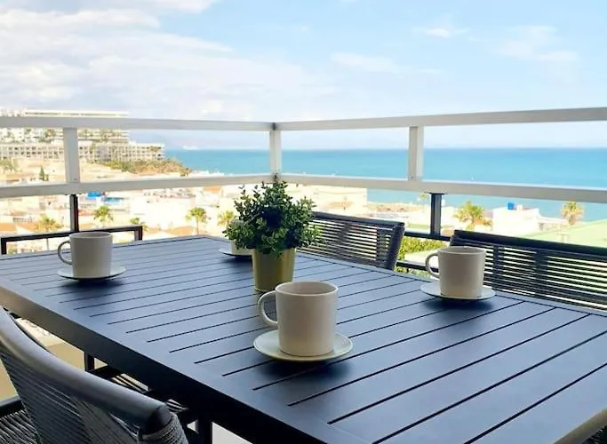 Apartamento New, Nucleos Luxury Sea View Apartment, Pool