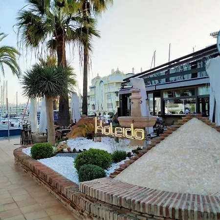 Lejlighed New, Nucleos Luxury Sea View Apartment, Pool